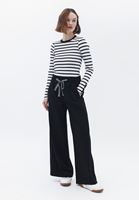 Women Black Mid Rise Wide Leg Pants