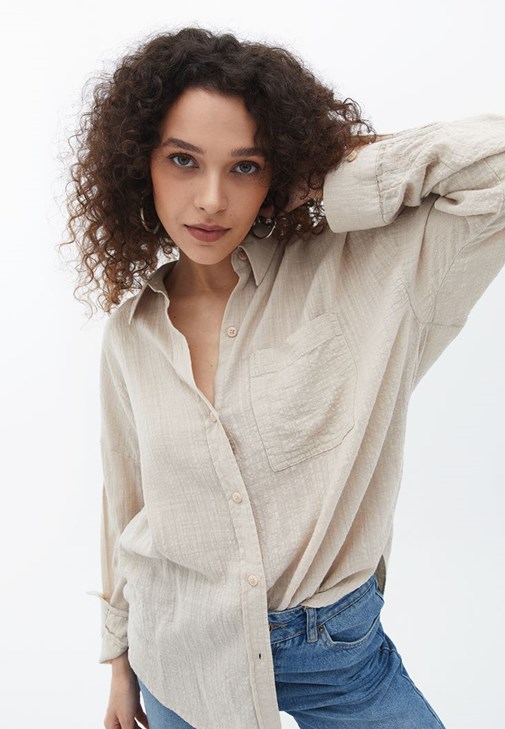   Oversize Gömlek ve Wide-Leg Denim Pantolon Kombini