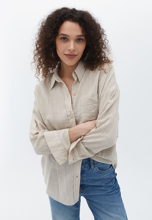   Oversize Gömlek ve Wide-Leg Denim Pantolon Kombini
