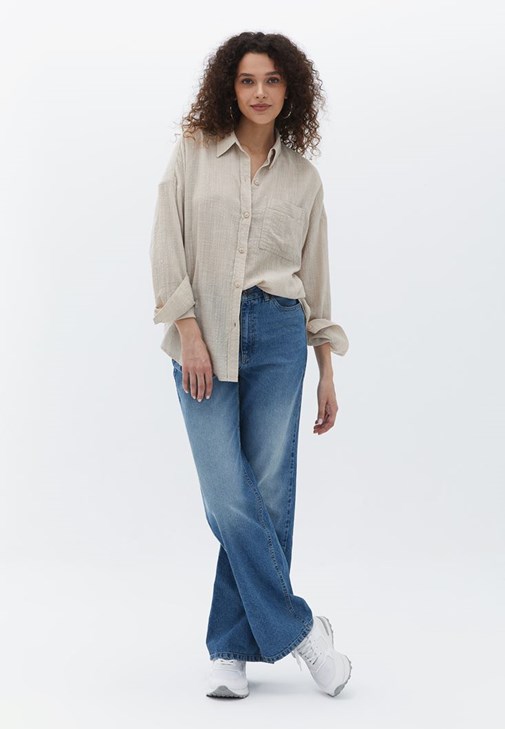   Oversize Gömlek ve Wide-Leg Denim Pantolon Kombini