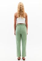 Women Green High Rise Carrot Fit Pants