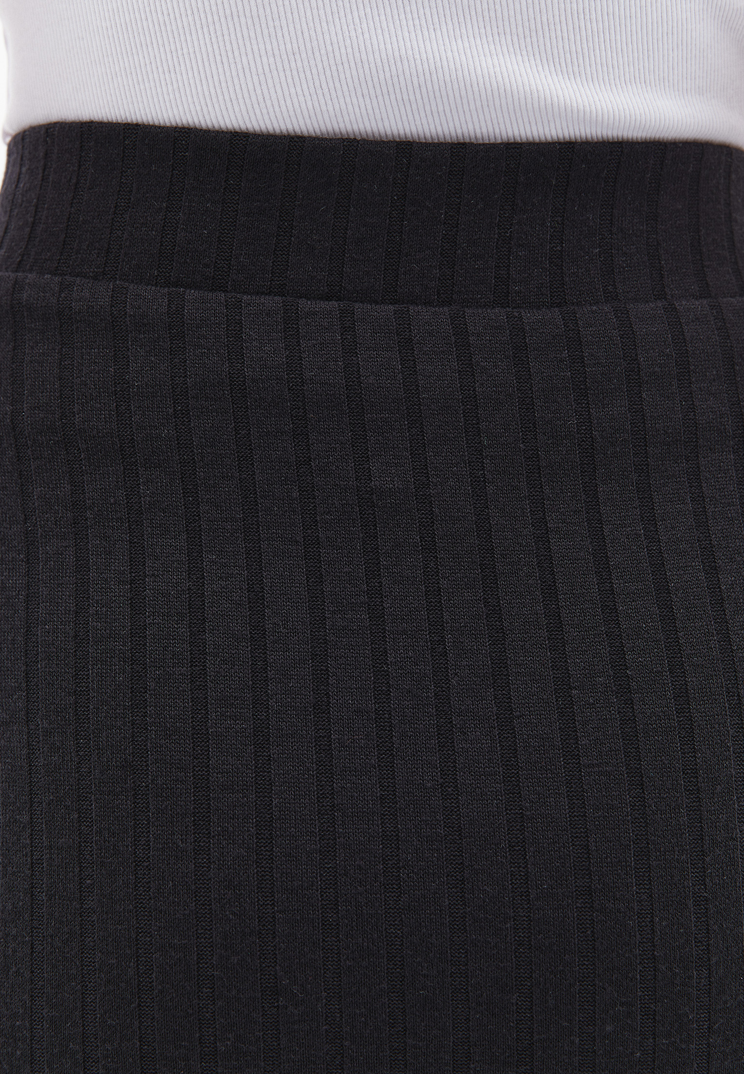 ★E.B.M★ Slit Detail Skirt EMO1WSK070 Black Midi Skirt with Slit Detail Online Shopping | OXXOSHOP