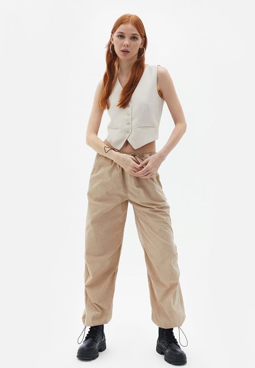 Yelek ve Jogger Pantolon Kombini