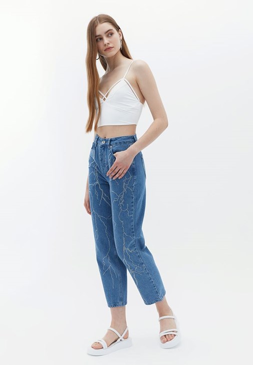Biyeli Bralet ve Düşük Bel Pantolon Kombini