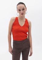 Women Red V-neck Crop Singlet