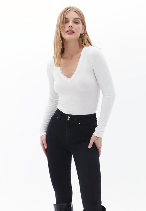 Bluz ve Skinny-Fit Pantolon Kombini