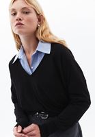 Women Black V-neck Sweater