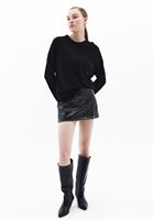 Women Black Cashmere Blended Crew Neck Sweater