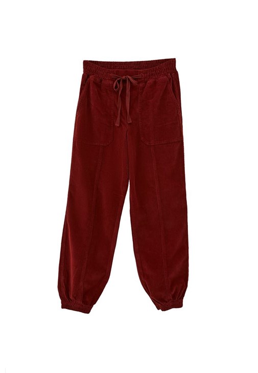 Kadife Jogger Pantolon ve Alpaka Kazak Kombini
