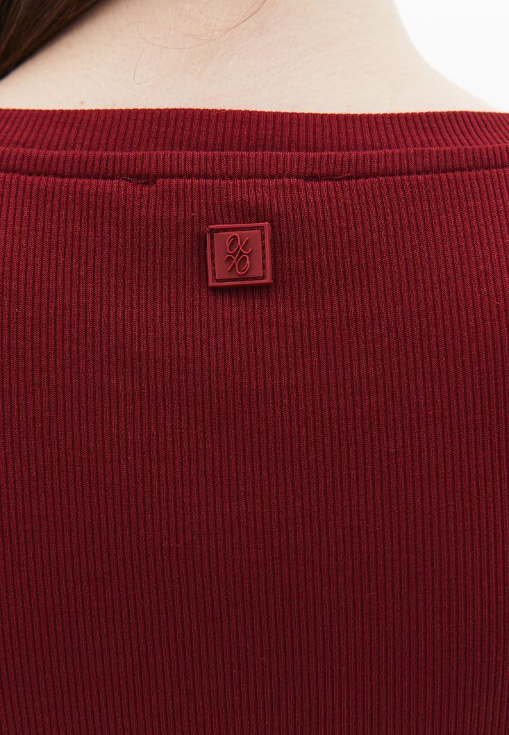 Women Bordeaux Crop Tshirt with Zipper Detail