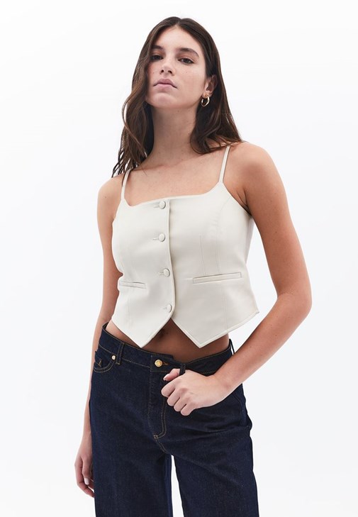 Crop Yelek ve Boyfriend Pantolon Kombini