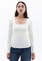 Women Cream Square Neck Tshirt with Long Sleeves