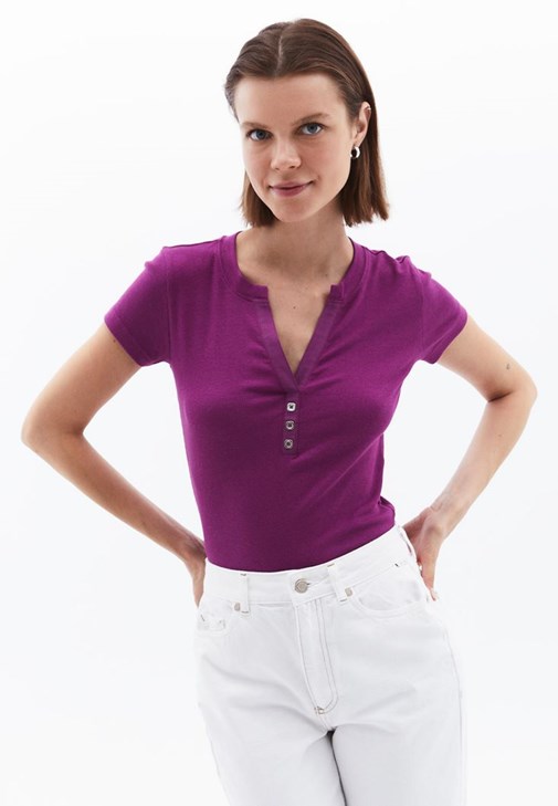 Modal Tişört ve Straight-Fit Pantolon Kombini
