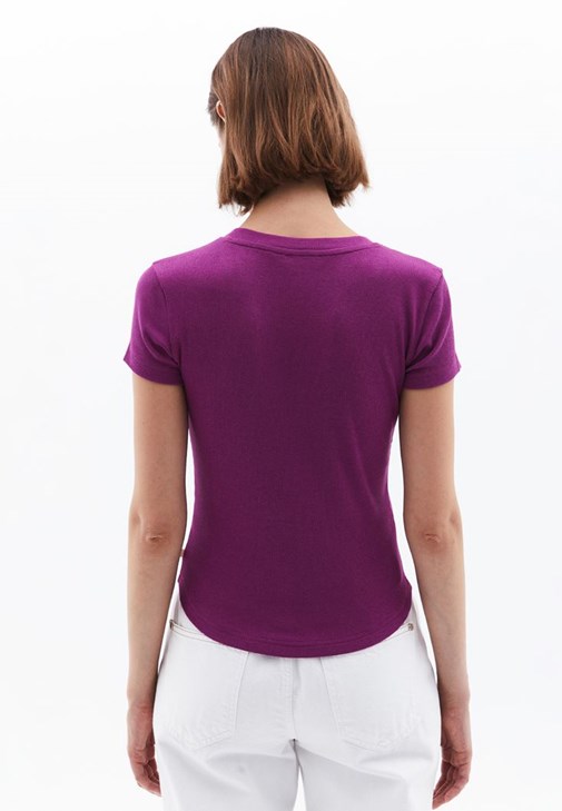 Modal Tişört ve Straight-Fit Pantolon Kombini