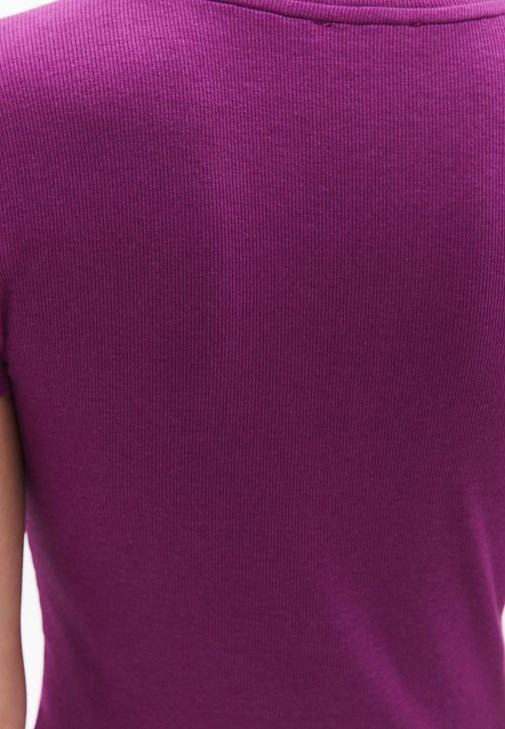 Modal Tişört ve Straight-Fit Pantolon Kombini