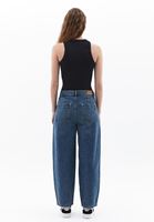 Women Blue Low Rise Barrel Fit Denim Pants