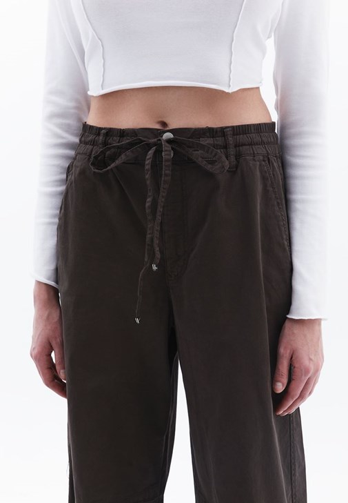 Barrel-Fit Pantolon ve Crop Top Kombini