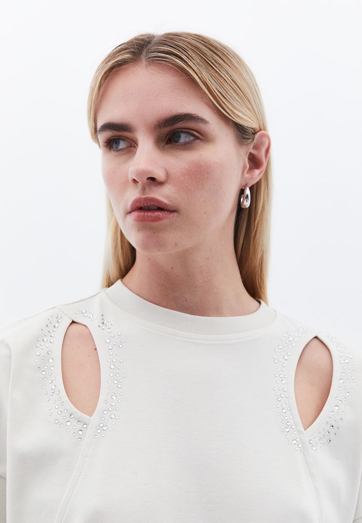 Women Cream Oversize Tshirt with Cut-out Detail