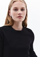 Women Black Crew Neck Tshirt with Long Sleeves