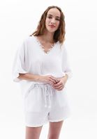 Women White Cotton Blended V-neck Blouse