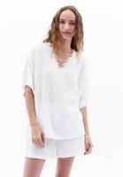 Women White Cotton Blended V-neck Blouse