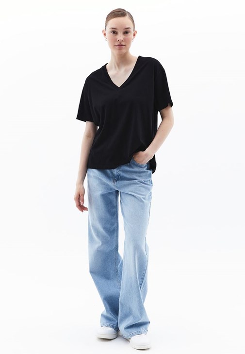 Oversize Pamuklu Tişört ve Wide-Leg Pantolon Kombini