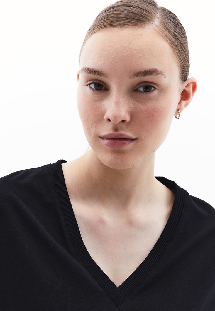 Women Black Cotton Blended Oversize Tshirt