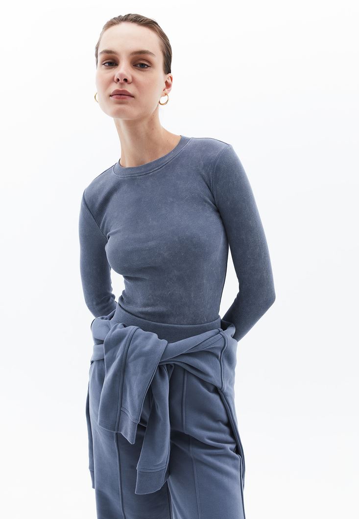 Women Grey Washed Crew Neck Tshirt