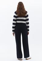 Women Navy Mid Rise Straight Fit Pants