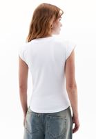 Women White Crew Neck Tshirt