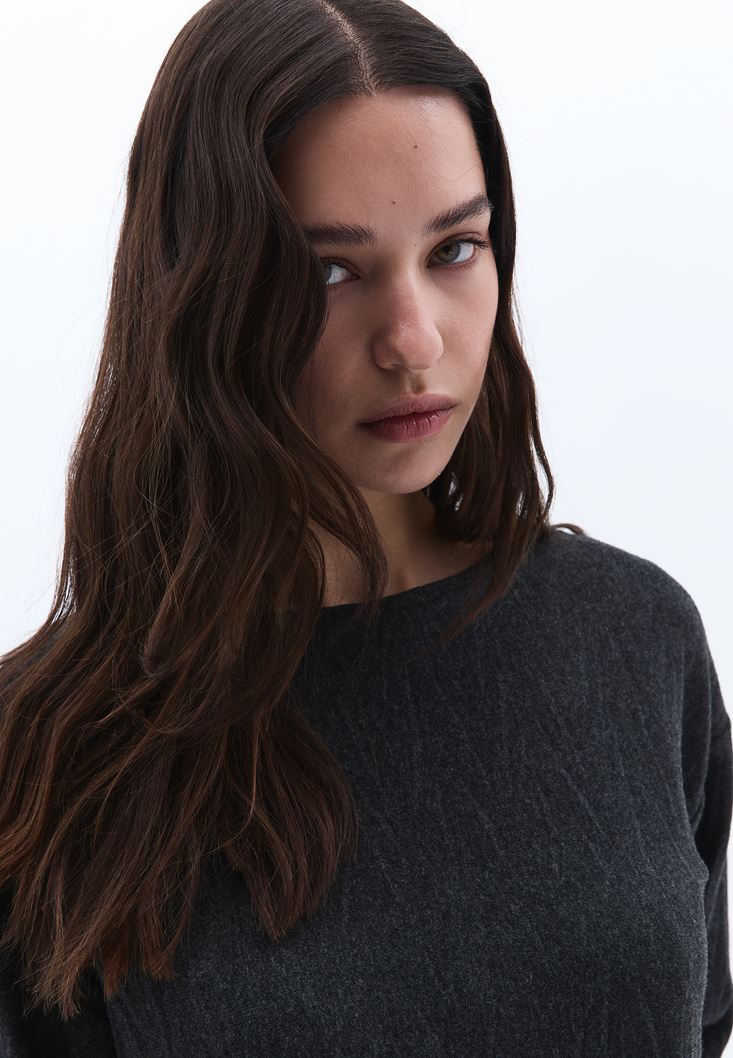 Women Charcoal Grey Boat Neck Oversize Crop Tshirt
