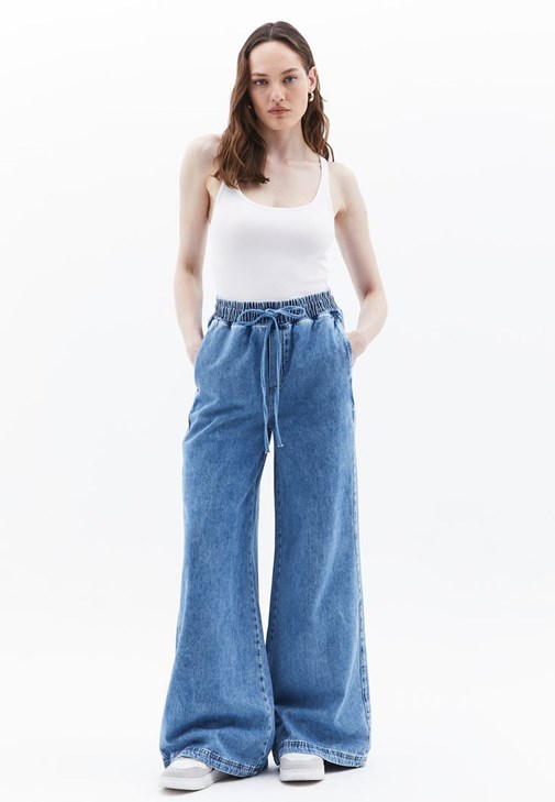 Orta Bel Denim Pantolon ve Atlet Kombini