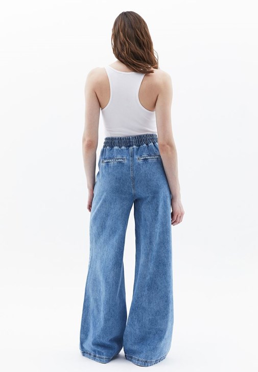 Orta Bel Denim Pantolon ve Atlet Kombini