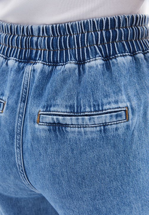 Orta Bel Denim Pantolon ve Atlet Kombini