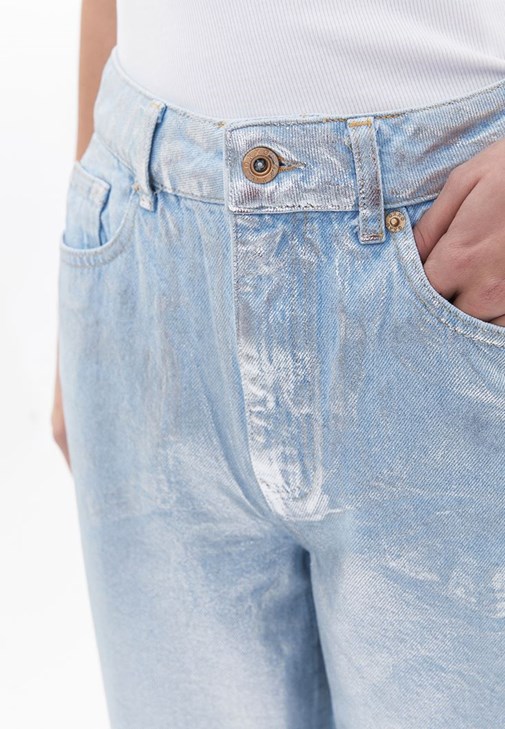 Straight-Fit Denim Pantolon ve Atlet Kombini