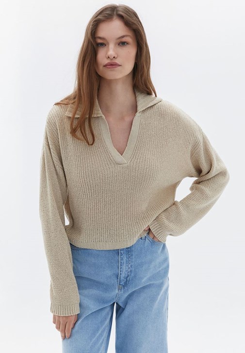 Polo Yaka Kazak ve Denim Pantolon Kombini