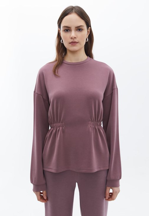 Yumuşak Dokulu Sweatshirt ve Yumuşak Dokulu Straight Pantolon Kombini