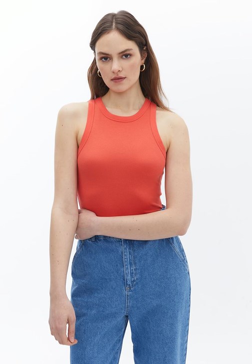 Pamuklu Atlet ve Baggy-Fit Pantolon Kombini