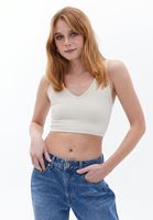 Women Beige V-Neck Seamless Crop Singlet