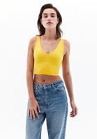 Women Yellow V-Neck Seamless Crop Singlet