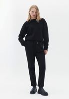 Women Black High Rise Carrot Fit Pants