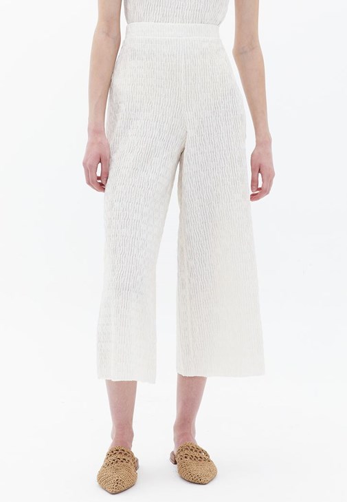 Culotte Pantolon ve Crop Tişört Kombini