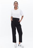 Women Black High Rise Carrot Fit Pants