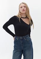 Bayan Siyah Asimetrik Yaka Crop Top