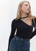 Bayan Siyah Asimetrik Yaka Crop Top