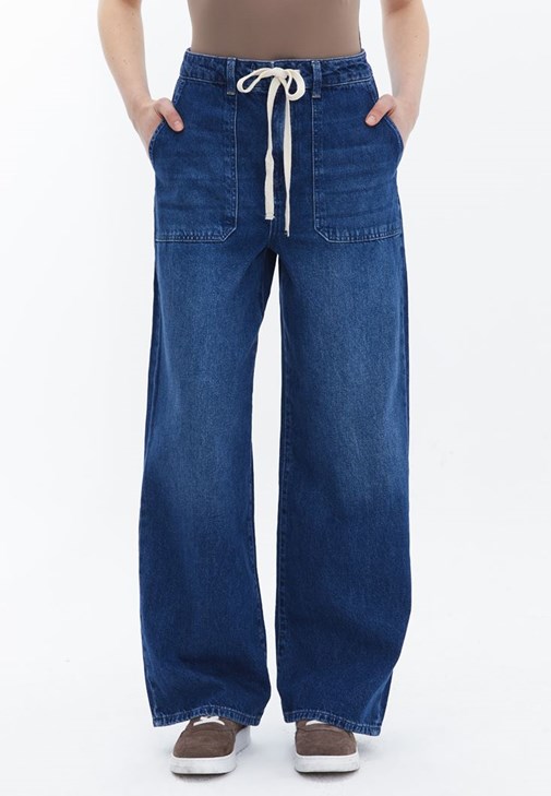 Barrel-Fit Pantolon ve Bodysuit Kombini