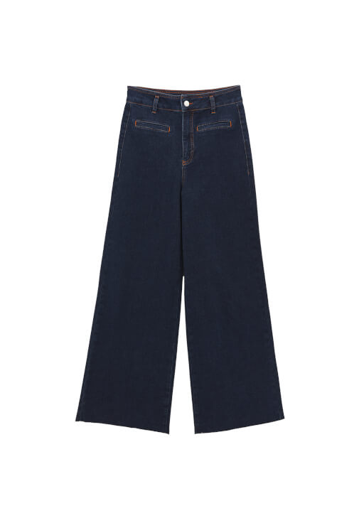 Wide-Leg Denim Pantolon ve Fırfırlı Bluz Kombini