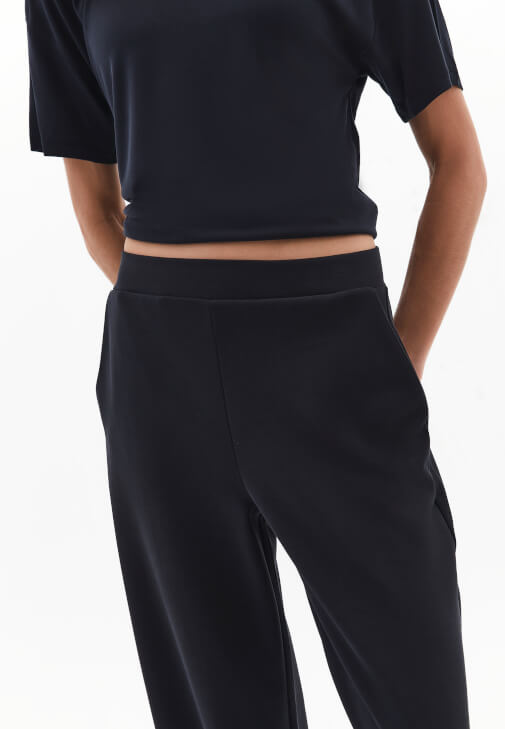 Straight-Fit Pantolon ve Modal Atlet Kombini