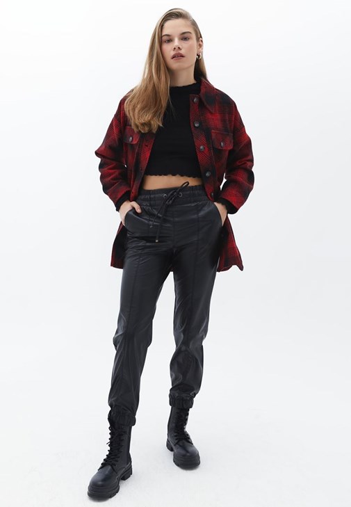Jogger Pantolon ve Oversize Ceket Kombini