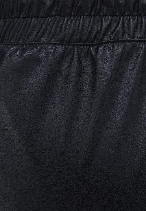 Jogger Pantolon ve Oversize Ceket Kombini